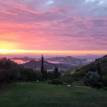 Glorious Villa With Jacuzzi, Sauna And Private Pool In Bodrum, Mugla Apartmán *