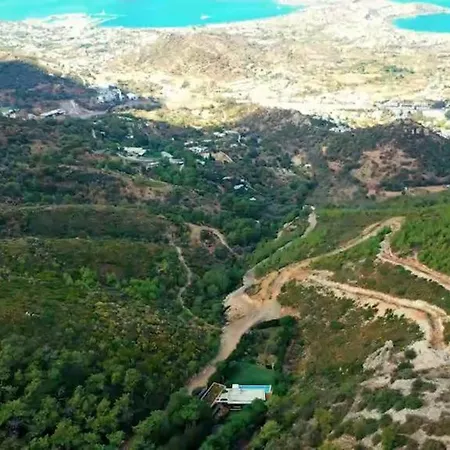 Apartmán Glorious Villa With Jacuzzi, Sauna And Private Pool In Bodrum, Mugla Yalıkavak